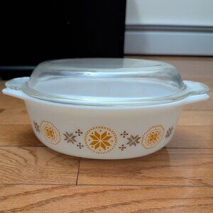 Vintage Pyrex Town & Country Casserole Dish with Lid 1.5 Quart